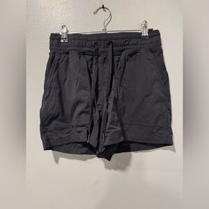 Lululemon Dance Studio High-Rise Short 3.5" in Black size 4
